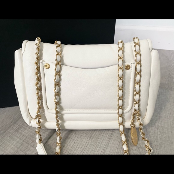 Rare❣️Chanel 2019 puffy flap chain crossbody bag - Picture 3 of 13